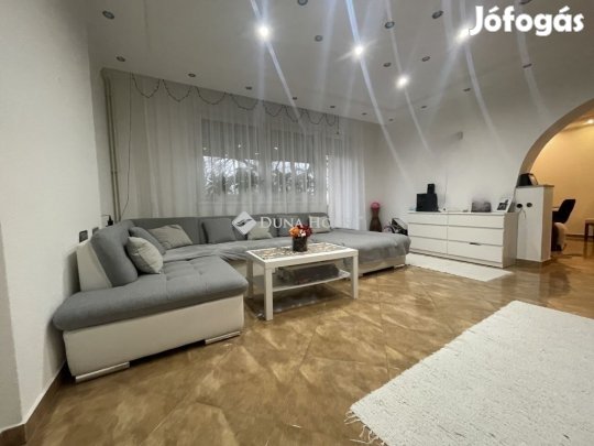 180 nm-es ház eladó Kecskemét