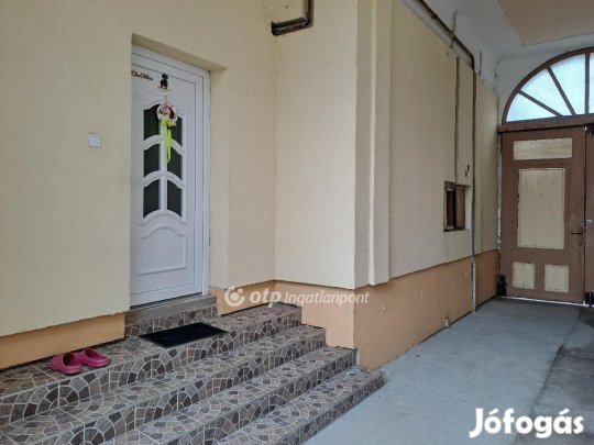 180 nm-es ház eladó Makó