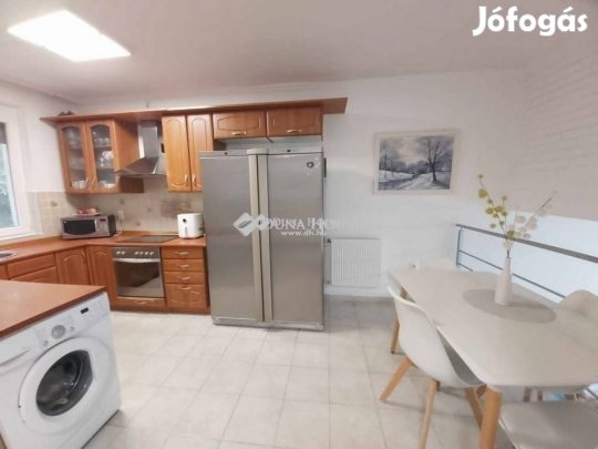 180 nm-es ház eladó Pécs