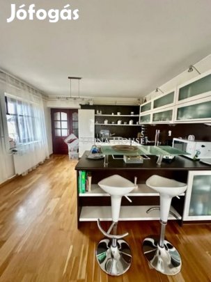 180 nm-es ház eladó Pécs