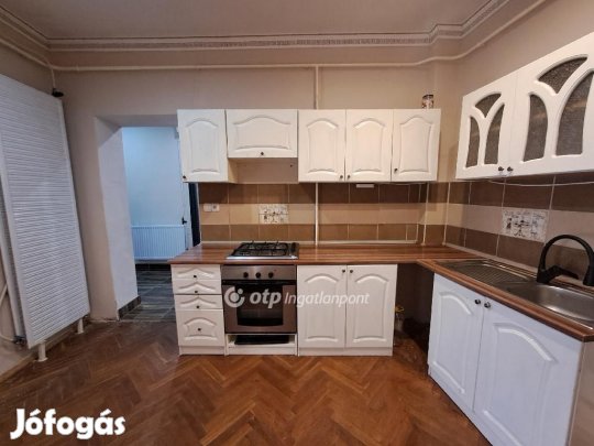 184 nm-es ház eladó Kisújszállás