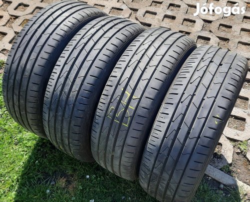 185/60 R15 Hankook Nyári gumik