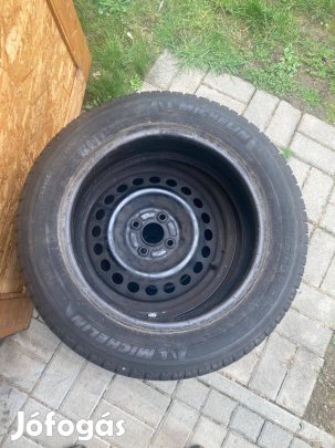 185/60 R15 nyárigumik eladóak