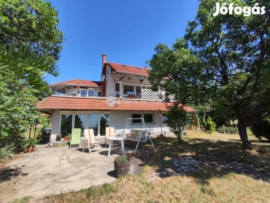 186 nm-es ház eladó Sukoró