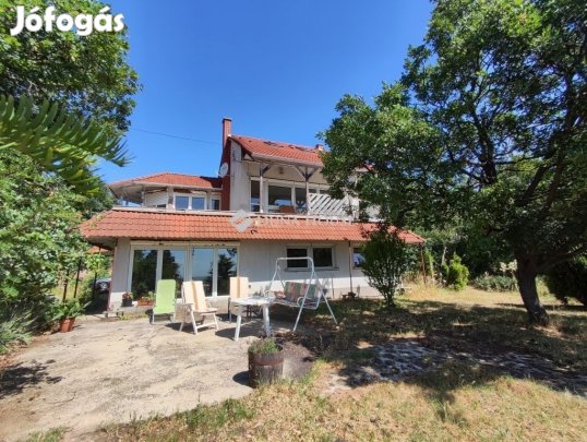 186 nm-es ház eladó Sukoró