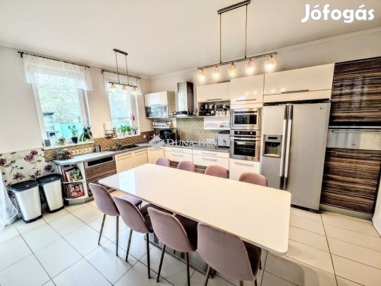 186 nm-es ház eladó Szeged