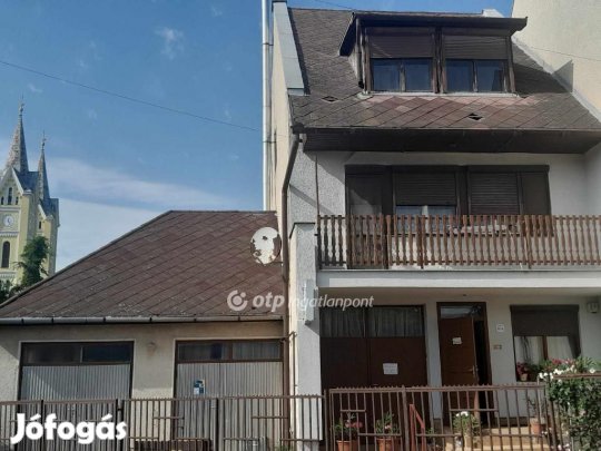 187 nm-es ház eladó Hajdúhadház