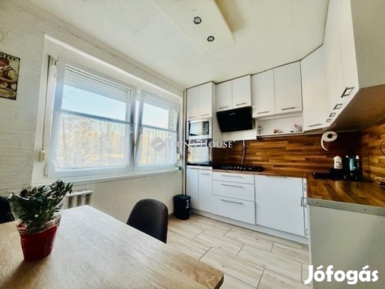18. ker.  1+2 félszobás, nagy konyhás lakás
