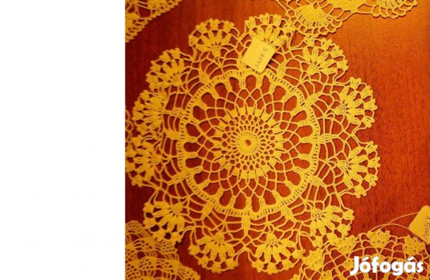 18 cm.-es új sarkadi kézi csipke eladó