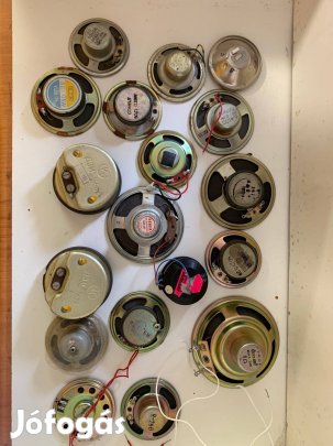 18 darab hangszoró vegyesen