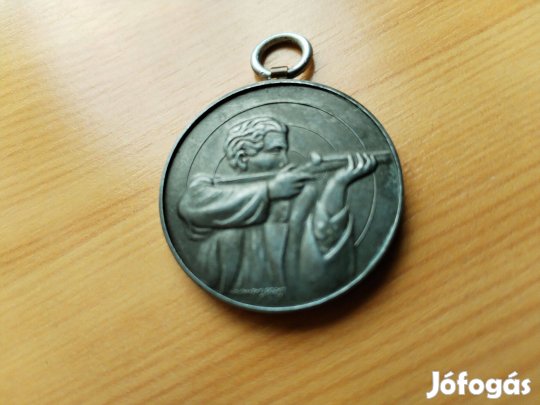 1947-es szép Lövész érem ritka db