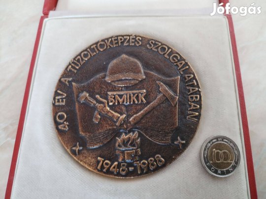 1948-1988 Kitüntető plakett 40 év a Tűzoltóképzés Szolgálatába