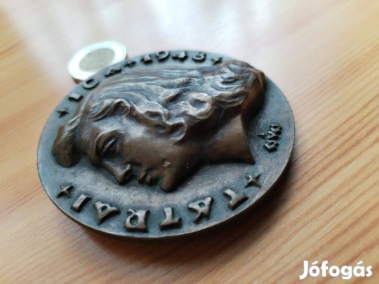 1948-as "Tátrai Ica" ritka jelzet Csúcs Ferenc éremművész érme