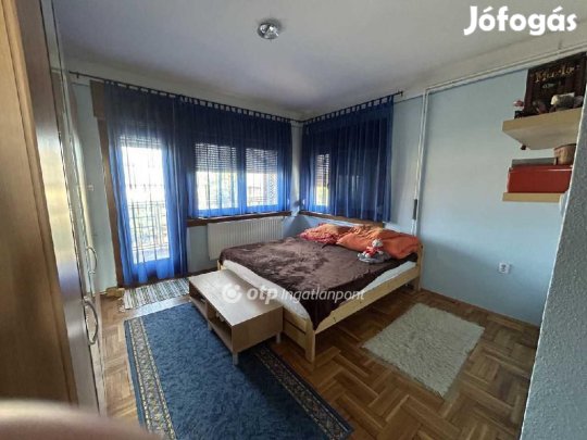 194 nm-es ház eladó Bag