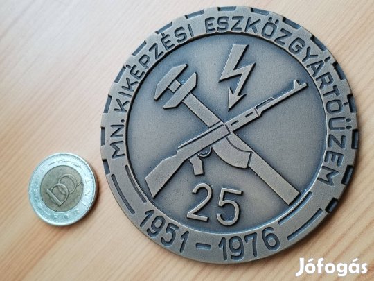 1951-1976 jubileumi 25 éves az MN.Kiképzési Eszközgyártóüzem k