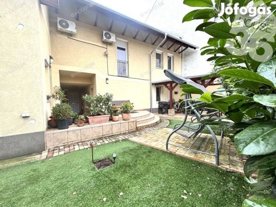 196 nm-es ház eladó Kecskemét