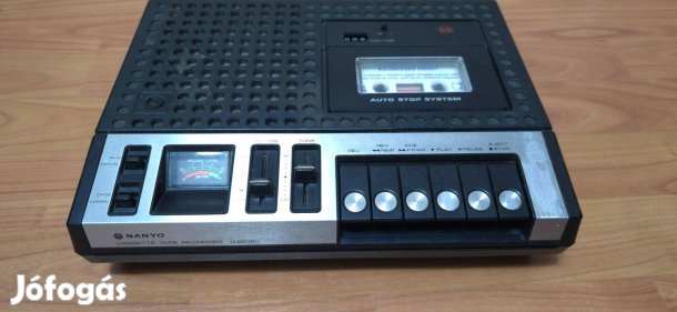 1979-es Sanyo magnetofon M2502