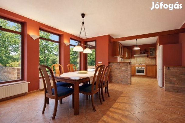 197 nm-es ház eladó Bakonykúti