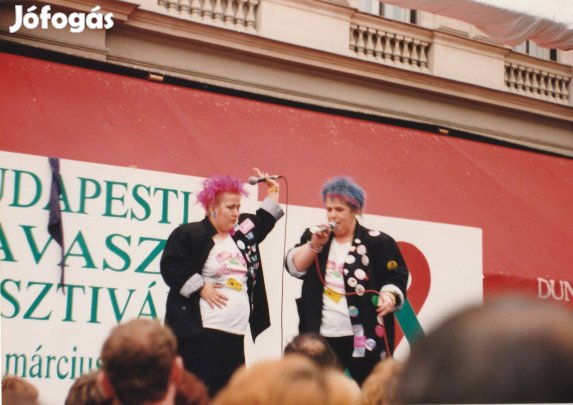 1990-ben dedikált Pa-dö-dő kazetta Budapesten