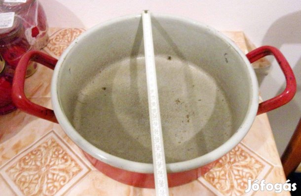 19. század végi antik zománcozott lábas Újpest központ közelében