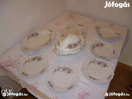 19. századi porcelán étkészlet