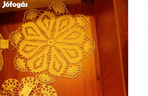 19 cm.-es sarkadi kézi csipke alátét terítő eladó