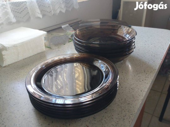 19 db Füst színűtányér Használt