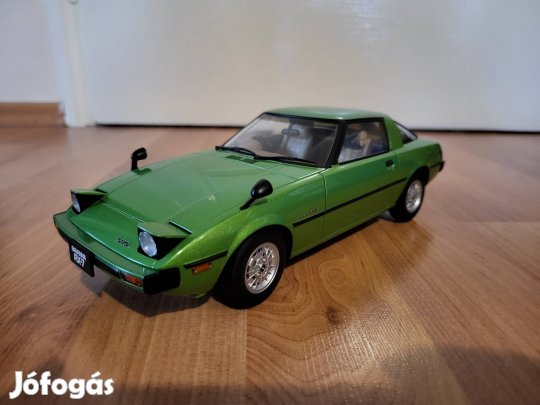 1:18 1/18 Autoart Mazda RX-7 Savanna modellautó