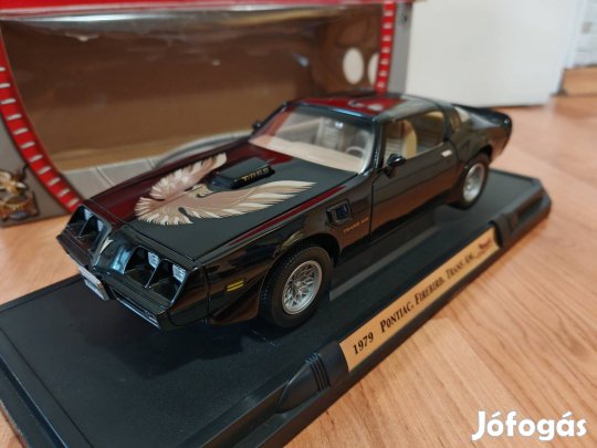 1:18 1/18 Road Signature Pontiac Firebird Trans Am 1979 modellautó
