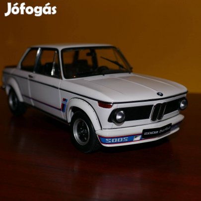 1:18 Autoart BMW 2002 modellautó