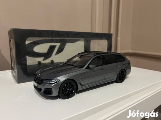 1:18 BMW 530E Touring