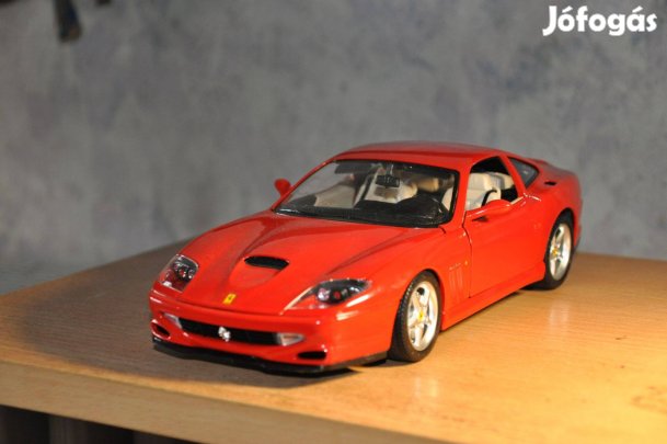 1:18 Burago Ferrari 550 Maranello Modell autó