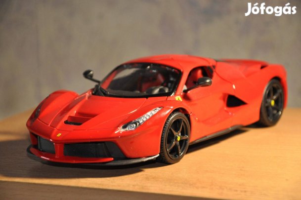 1:18 Burago Ferrari Laferrari Modell autó