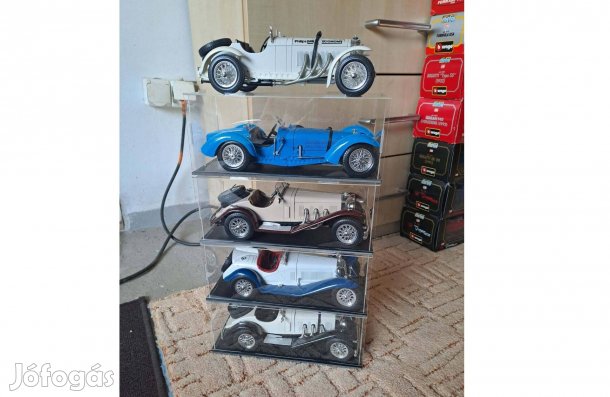 1:18 Burago modellek 8000Ft/db