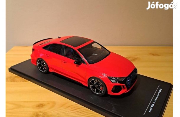 1:18 Ixo Audi RS3 Sedan modell