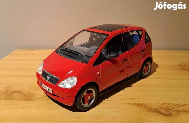 1:18 Maisto Mercedes A osztály modell