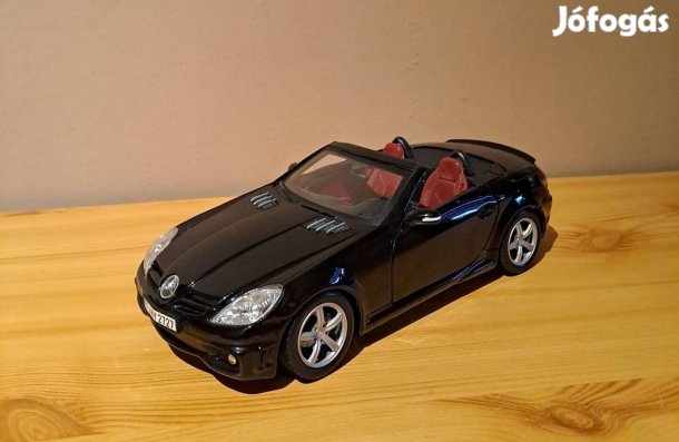 1:18 Motormax Mercedes SLK 55 AMG modell