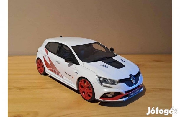 1:18 Ottomobile Renault Megane RS modell
