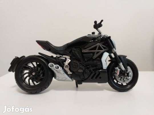 1/18 motor modell, makett Ducati Diavel