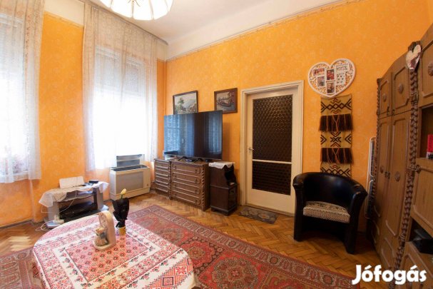 1+1 Szobás Földszinti Lakás Eladó a Vasútállomás Közelében