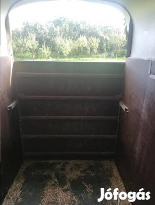 1,5 lószállító eladó illetve cserelhető