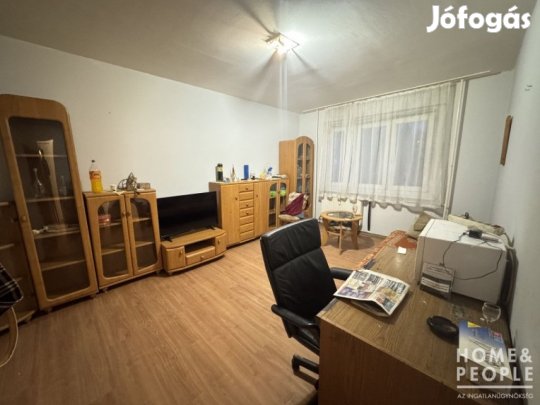 1,5 szobás panel lakás eladó Szegeden!