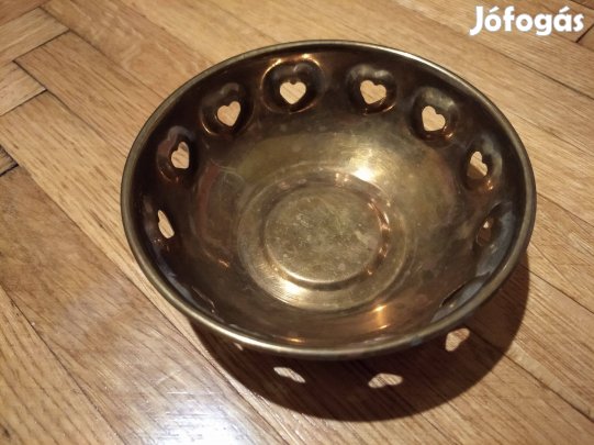 1 db réz tál tálka Újszászi átvétellel eladó. Az átmérője 124 mm