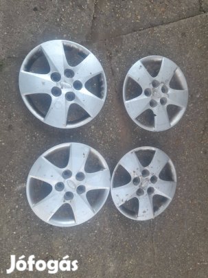 1 garnitúra gyári 15-ös KIA dísztárcsa