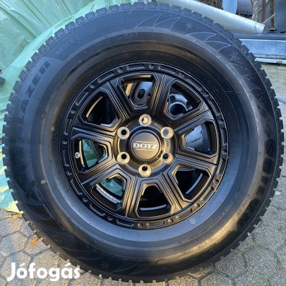 1 szezont futott 6x139.7 ET24 16" újszerű Dotz alufelni Sailun gumival