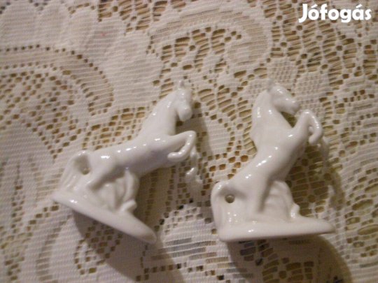 1db hibátlan fehér porcelán lovacska ajándékozható