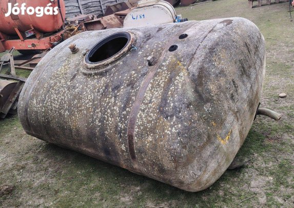 2000 literes üvegszálas tartály