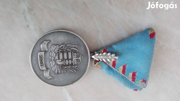 2001-es kitüntetés Árvízvédelemért katonai szép db