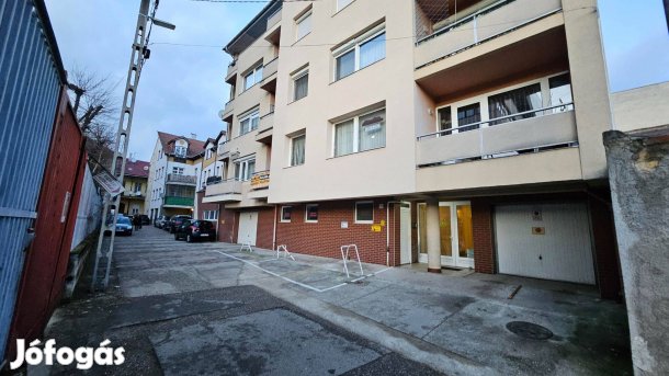 2004-ben épült társasházi lakás eladó!