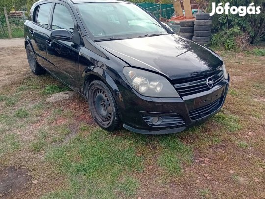 2004-es opel h astra 1.4b karosszéria elemek 